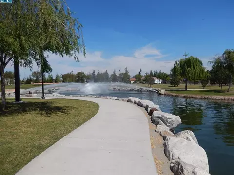 1712 Firestone Dr, Tulare, CA 93274 photo 33