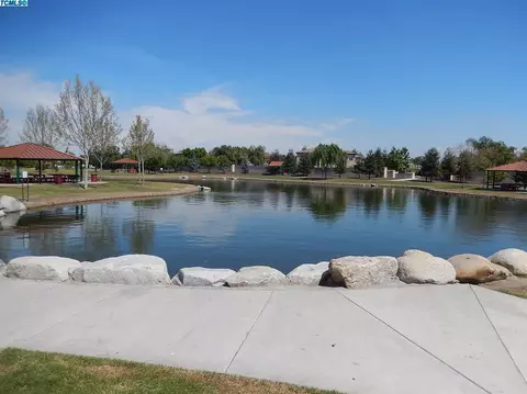 1712 Firestone Dr, Tulare, CA 93274 photo 34
