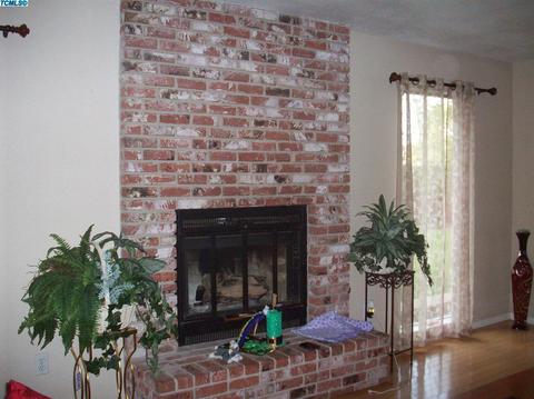 2038 E Mary Ave, Visalia, CA 93292 photo 14