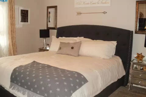 1236 S Maple Ct, Visalia, CA 93292 photo 16