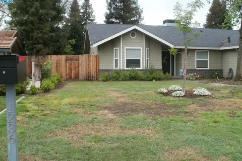 1236 S Maple Ct, Visalia, CA 93292 photo 3