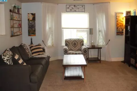1236 S Maple Ct, Visalia, CA 93292 photo 14