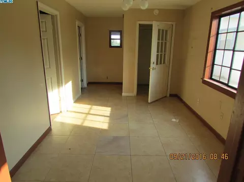 440 E Nebraska Ave, Dinuba, CA 93618 photo 8