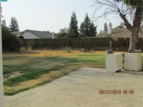 440 E Nebraska Ave, Dinuba, CA 93618 photo 9