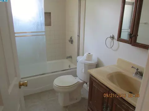 440 E Nebraska Ave, Dinuba, CA 93618 photo 4
