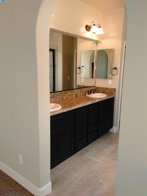 570 Ocean, Tulare, CA 93274 photo 6