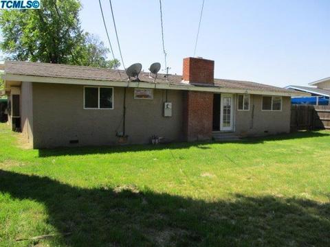 908 E Myrtle St, Hanford, CA 93230 photo 3