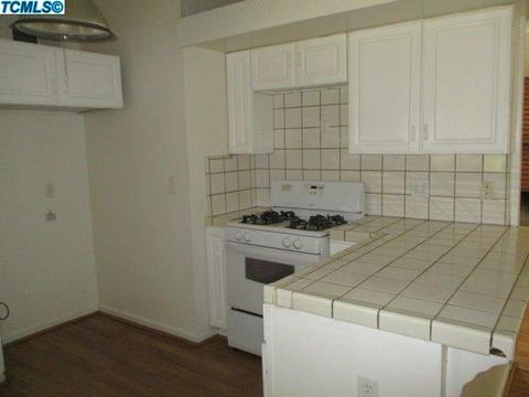 908 E Myrtle St, Hanford, CA 93230 photo 10