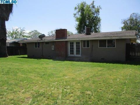 908 E Myrtle St, Hanford, CA 93230 photo 5