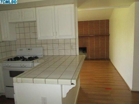 908 E Myrtle St, Hanford, CA 93230 photo 11