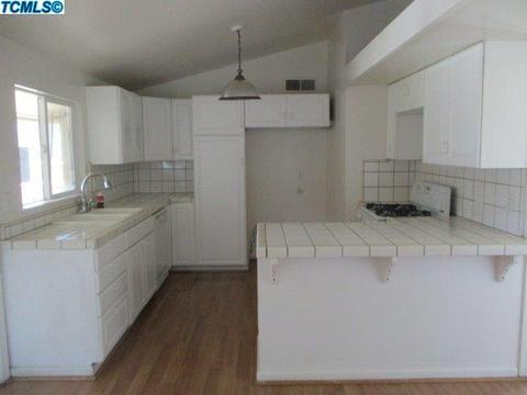 908 E Myrtle St, Hanford, CA 93230 photo 9