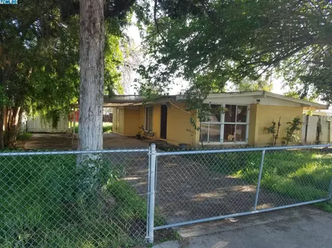 312 NW Peach St, Exeter, CA 93221 photo 1