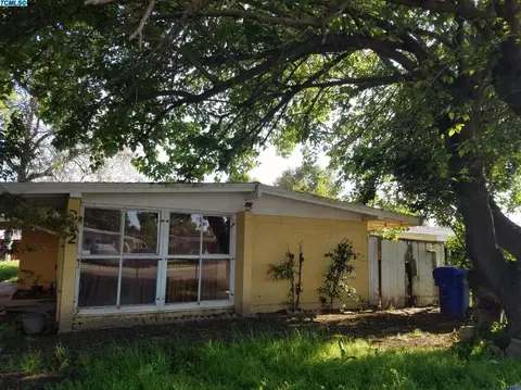 312 NW Peach St, Exeter, CA 93221 photo 2
