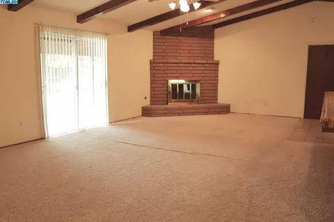 1305 E Chapman Ave, Tulare, CA 93274 photo 2