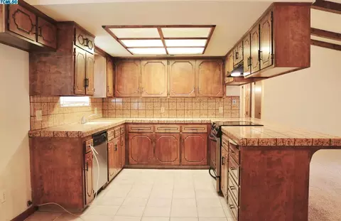 1305 E Chapman Ave, Tulare, CA 93274 photo 6