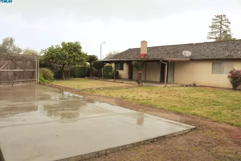 1305 E Chapman Ave, Tulare, CA 93274 photo 16