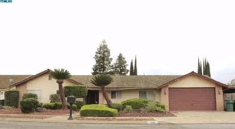 1305 E Chapman Ave, Tulare, CA 93274 photo 1