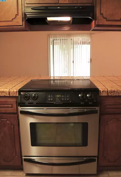 1305 E Chapman Ave, Tulare, CA 93274 photo 8