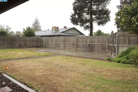 1305 E Chapman Ave, Tulare, CA 93274 photo 15