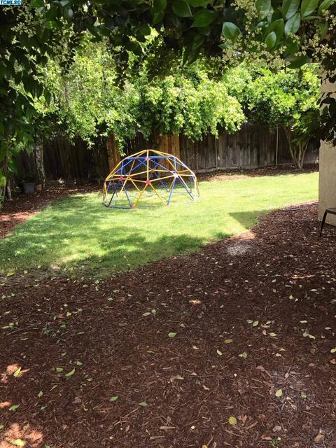 1420 E Parkview Ct, Visalia, CA 93292 photo 5