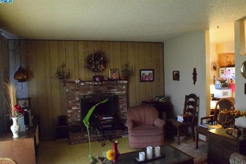 641 E Kamm Ave, Dinuba, CA 93618 photo 3