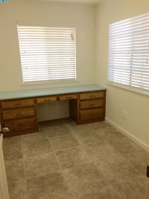 1295 E Richard Smith Ave, Tulare, CA 93274 photo 10