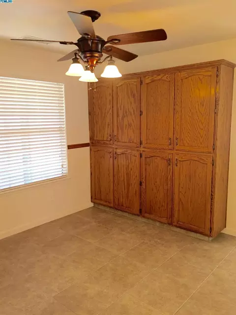 1295 E Richard Smith Ave, Tulare, CA 93274 photo 8