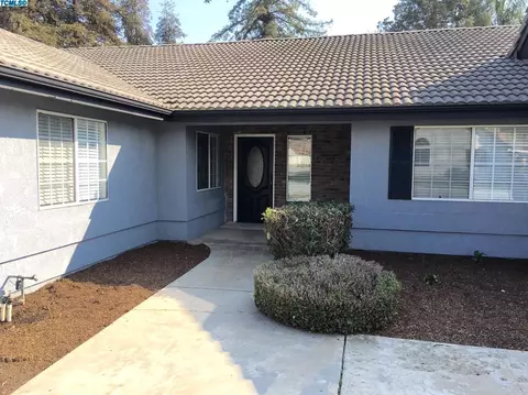 1295 E Richard Smith Ave, Tulare, CA 93274 photo 2