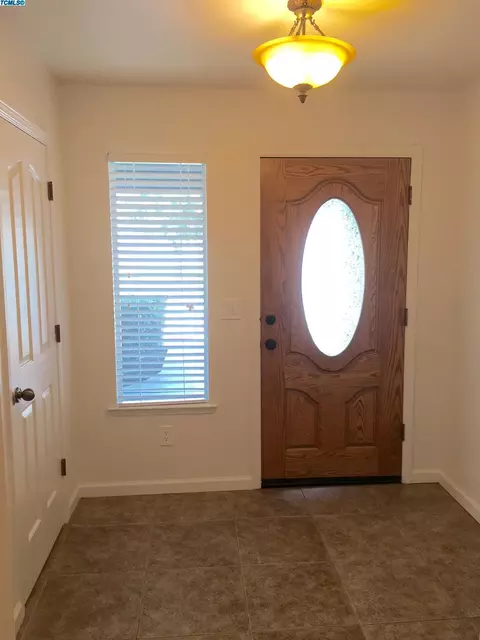 1295 E Richard Smith Ave, Tulare, CA 93274 photo 4