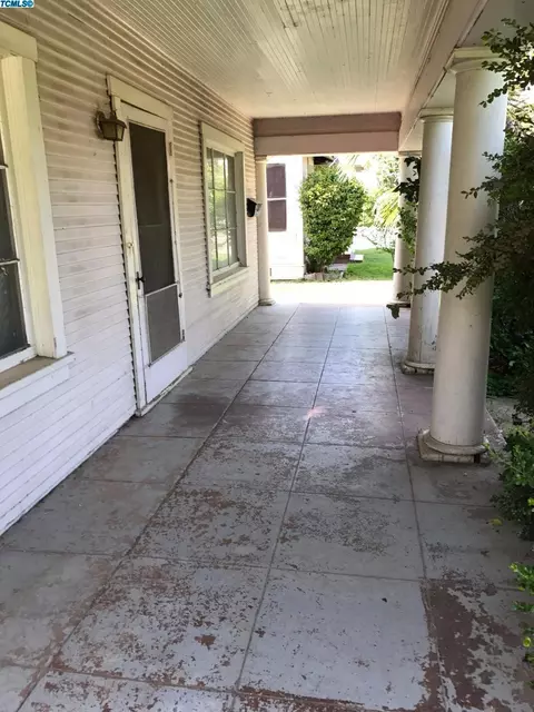 811 E St, Reedley, CA 93654 photo 1