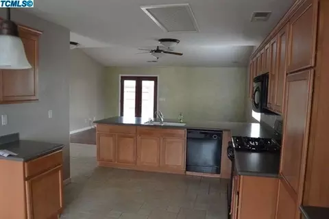 3022 N Mendonca St, Visalia, CA 93291 photo 5