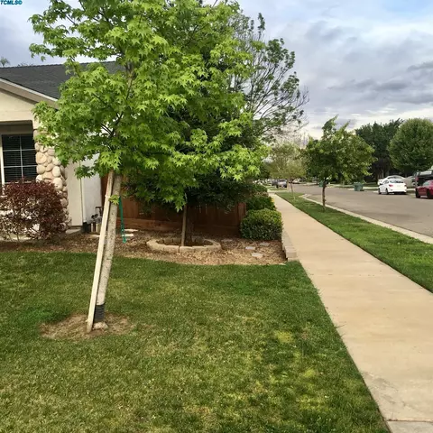 3022 N Mendonca St, Visalia, CA 93291 photo 3