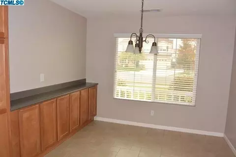 3022 N Mendonca St, Visalia, CA 93291 photo 6