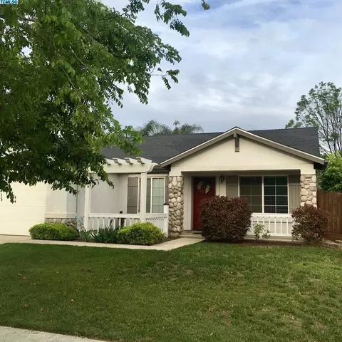 3022 N Mendonca St, Visalia, CA 93291 photo 1