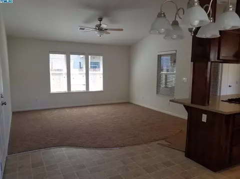 1500 E Sunnyview Ave, Visalia, CA 93292 photo 7