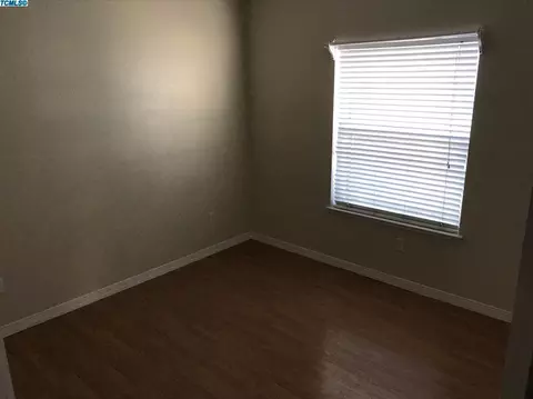 1630 E Knight Ct, Visalia, CA 93292 photo 17
