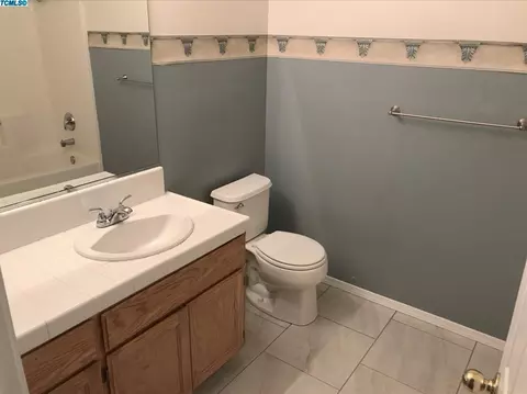 1630 E Knight Ct, Visalia, CA 93292 photo 16