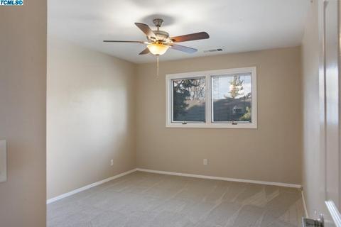 208 E Parkview Ave, Visalia, CA 93277 photo 37