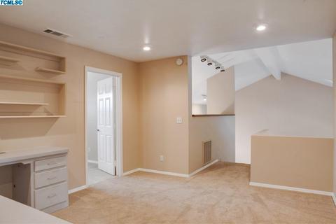208 E Parkview Ave, Visalia, CA 93277 photo 29