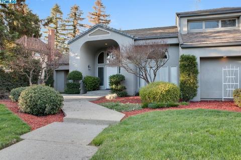 208 E Parkview Ave, Visalia, CA 93277 photo 3