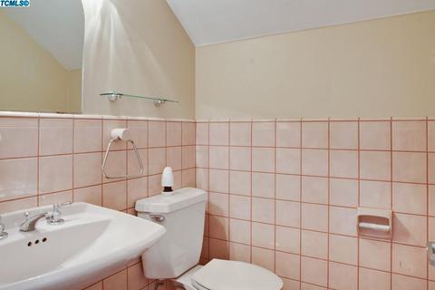 208 E Parkview Ave, Visalia, CA 93277 photo 21