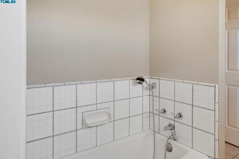 208 E Parkview Ave, Visalia, CA 93277 photo 39