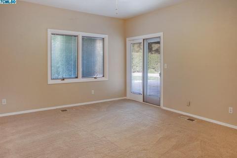 208 E Parkview Ave, Visalia, CA 93277 photo 23