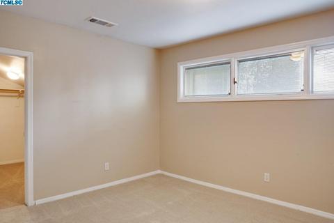 208 E Parkview Ave, Visalia, CA 93277 photo 32