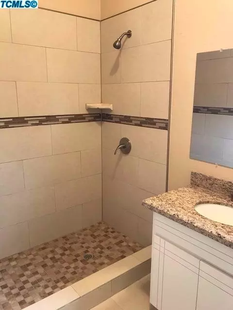 1563 E Alpine Ave, Tulare, CA 93274 photo 5
