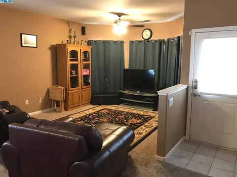 360 Hillcrest St, Lemoore, CA 93245 photo 11