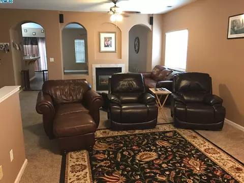 360 Hillcrest St, Lemoore, CA 93245 photo 7