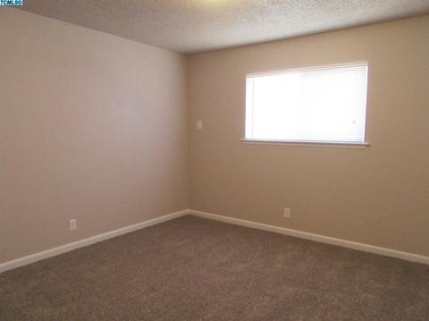 962 E Cinnamon Dr, Lemoore, CA 93245 photo 7