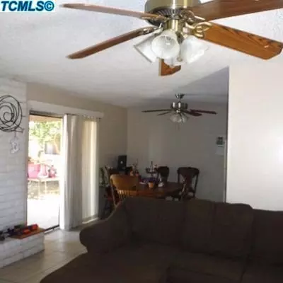 1612 S Thomas St, Visalia, CA 93292 photo 4