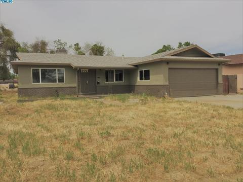 1447 Quandt Dr, Lemoore, CA 93245 photo 1